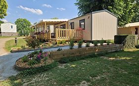 Camping Les Rives Du Lac